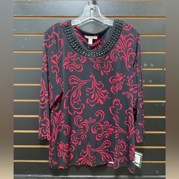 NWT JM Collection Black & Red Scroll Print Embellished Neckline Tunic Top - Picture 1 of 3